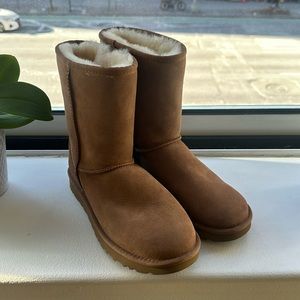Ugg Classic Short Boot - Chestnut, Size 8